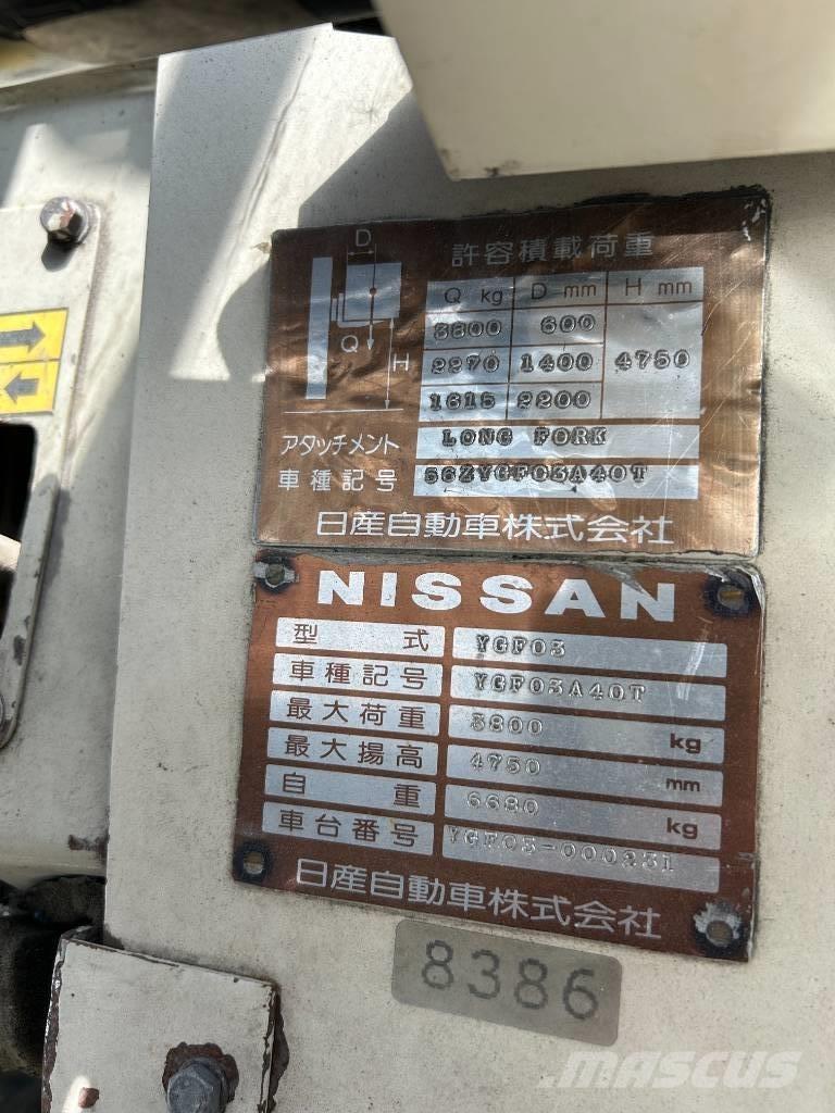 Nissan YGF03 Dizelski viličarji