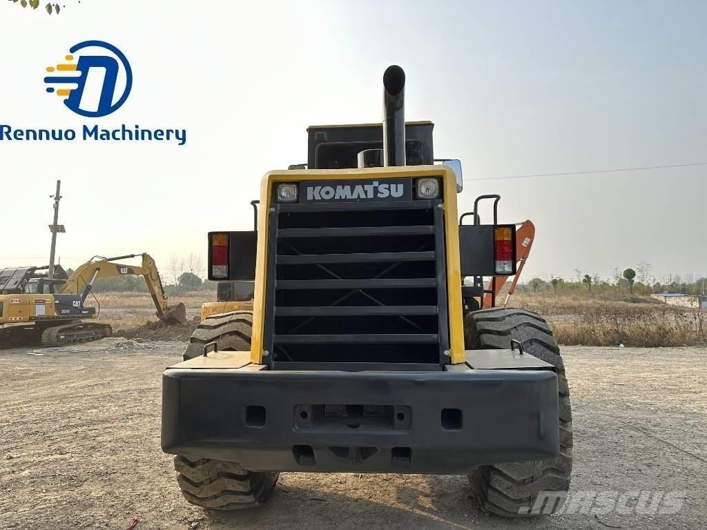 Komatsu WA380 Kolesni nakladalci