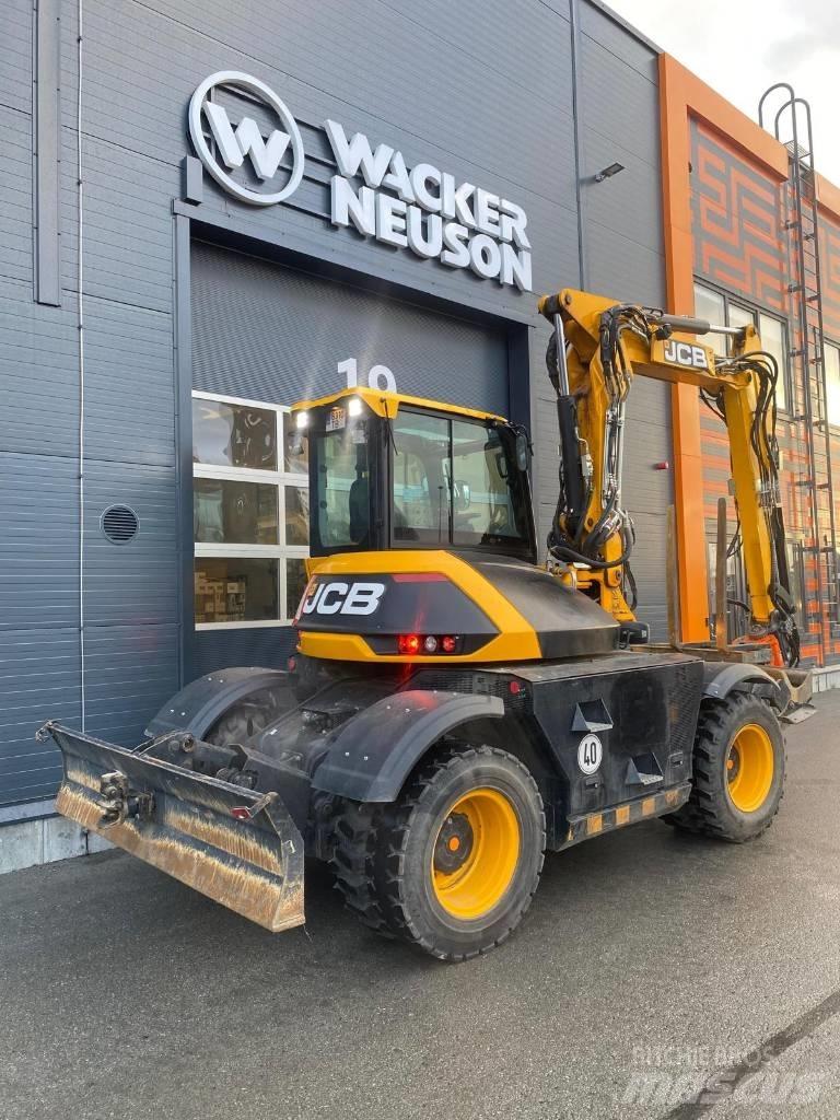 JCB 110 W Bagri na kolesih