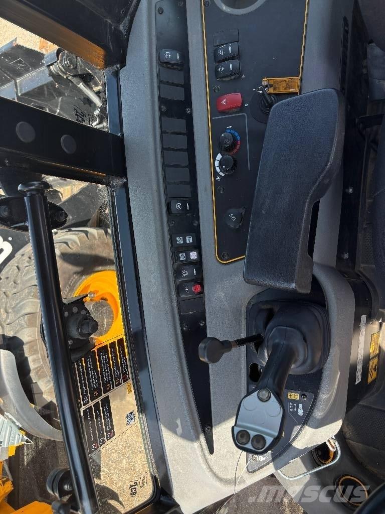 JCB 407 Kolesni nakladalci