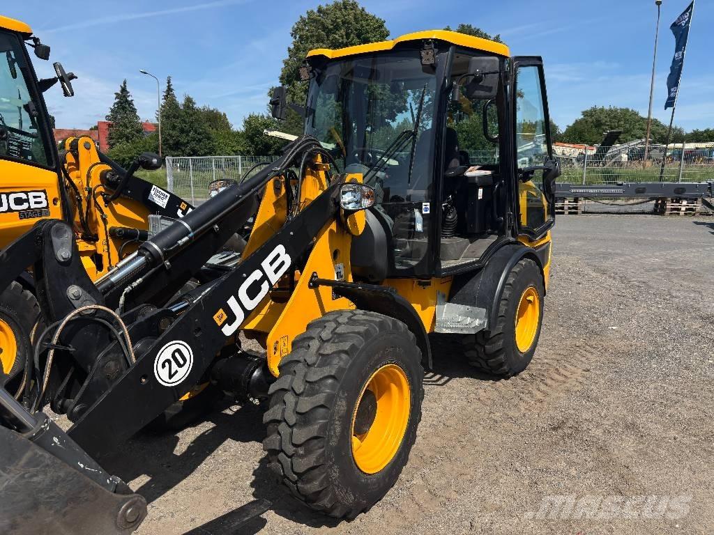 JCB 407 Kolesni nakladalci