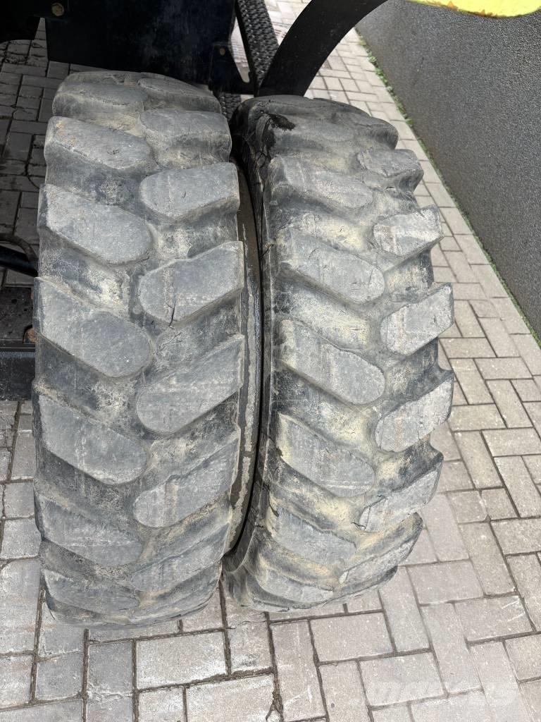 CAT M 320 F Bagri na kolesih