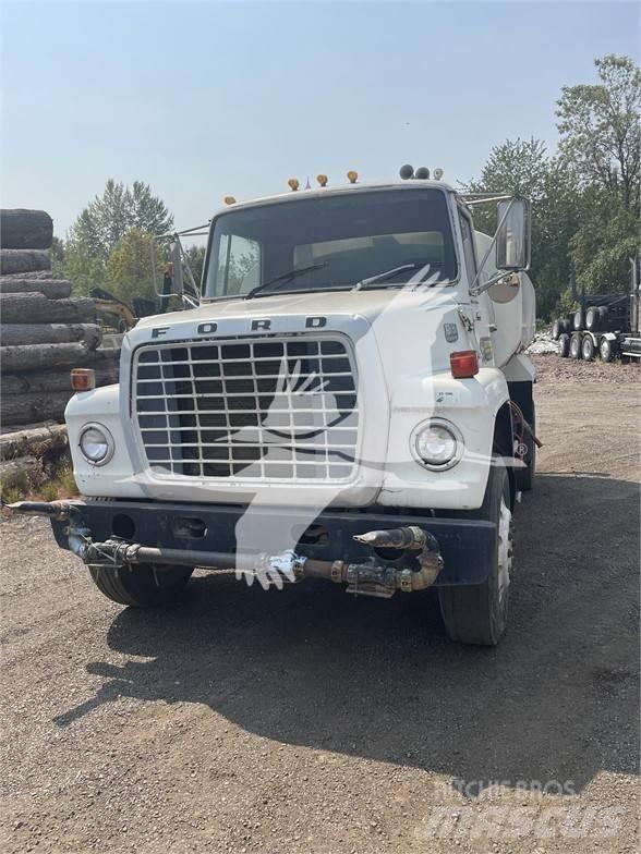 Ford 8000 Tovornjaki za vodo