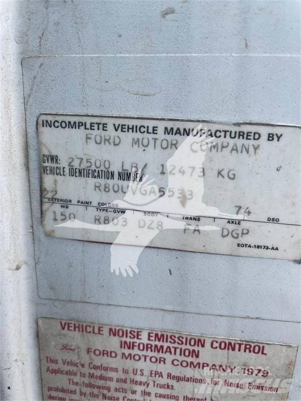 Ford 8000 Tovornjaki za vodo