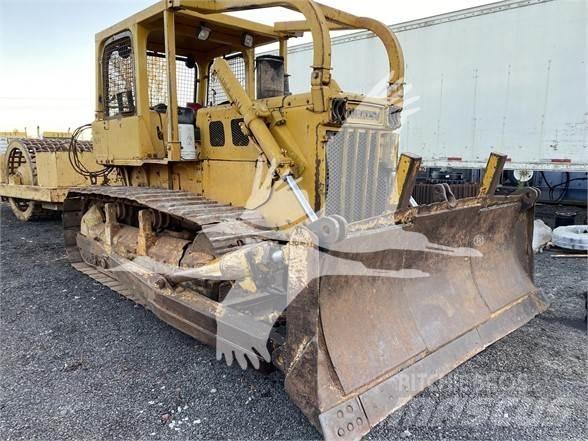 Komatsu D65E-6 Buldožerji goseničarji