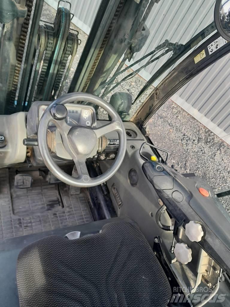 Mitsubishi FD 25 N Dizelski viličarji