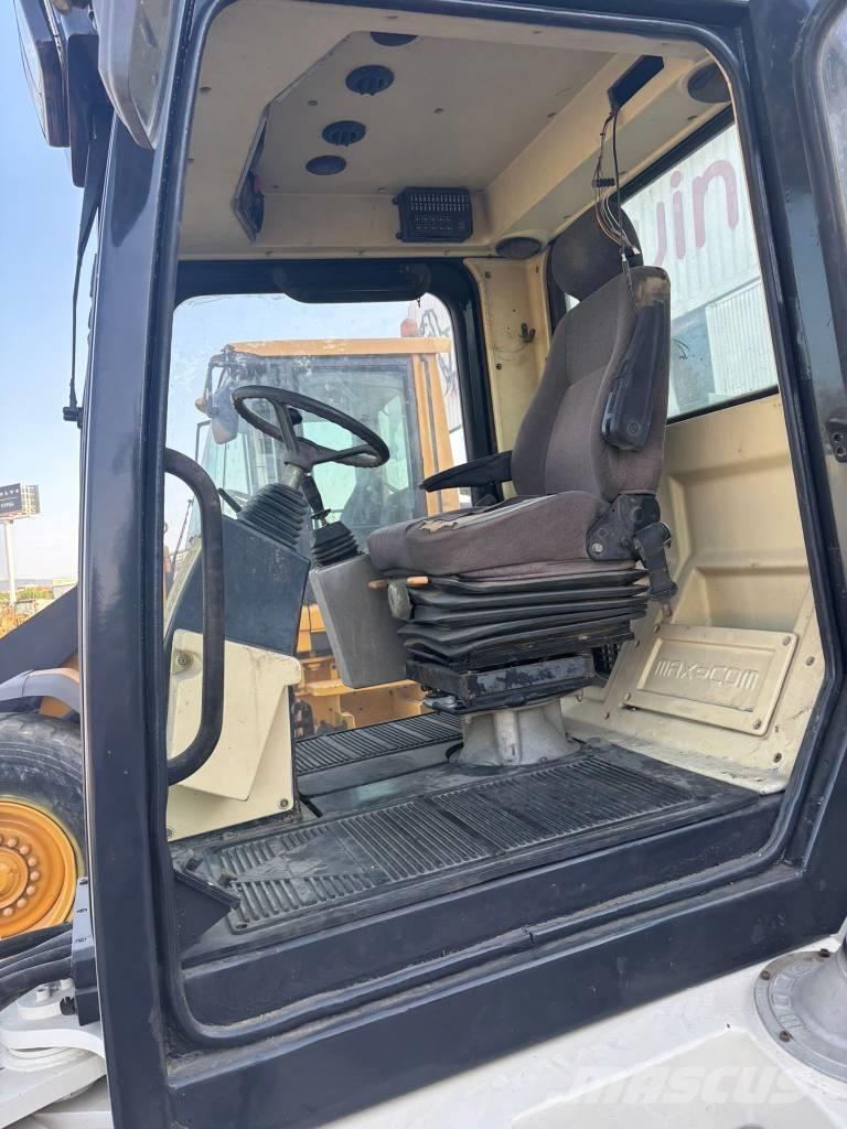  Max Com R712 Kolesni valjarji s pnevmatikami