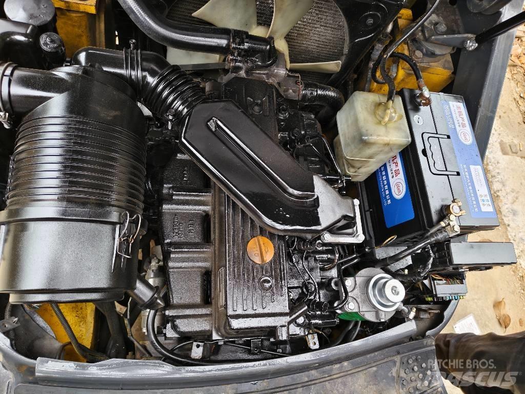 Komatsu FD30 Dizelski viličarji