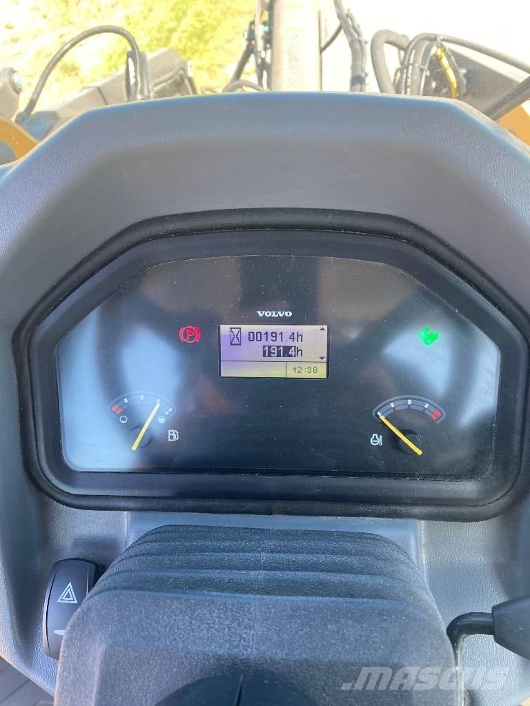 Volvo L30GS Kolesni nakladalci