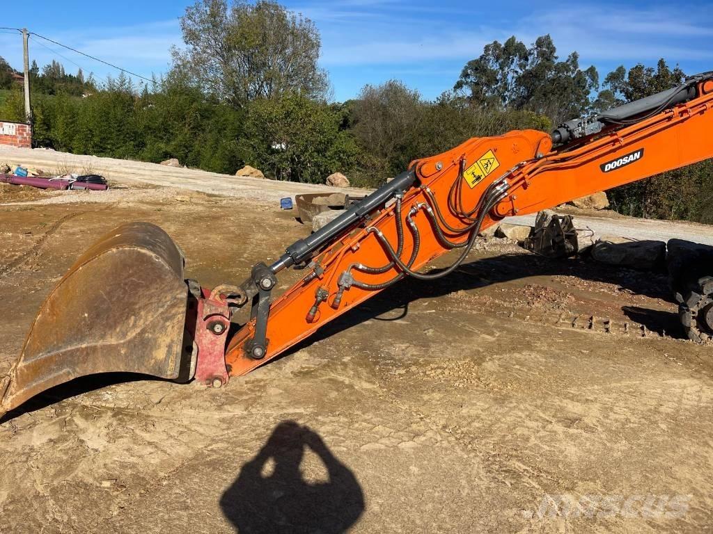 Doosan DX 140 LCR-5 Bagri goseničarji