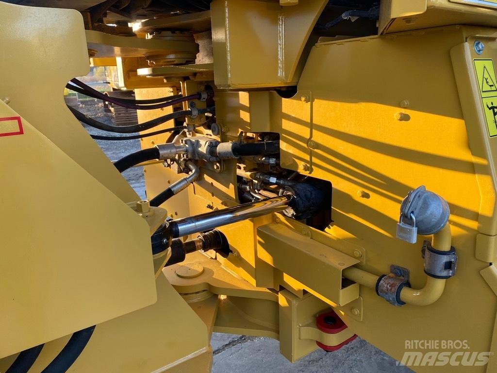 CAT 966 M Kolesni nakladalci