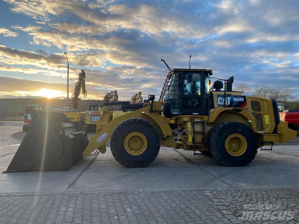 CAT 966 M Kolesni nakladalci