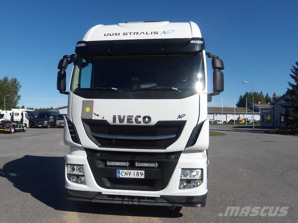 Iveco AS 440STX LNG Vlačilci
