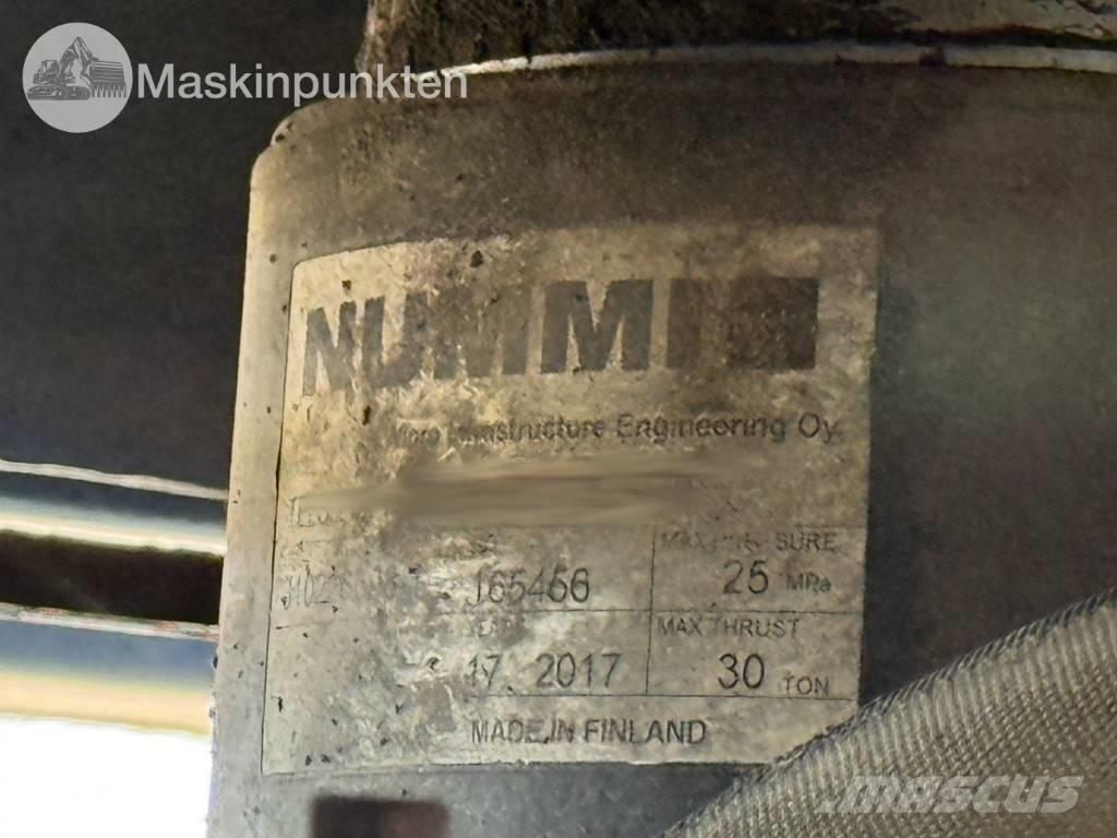 Volvo FM 6*4 Kiper tovornjaki