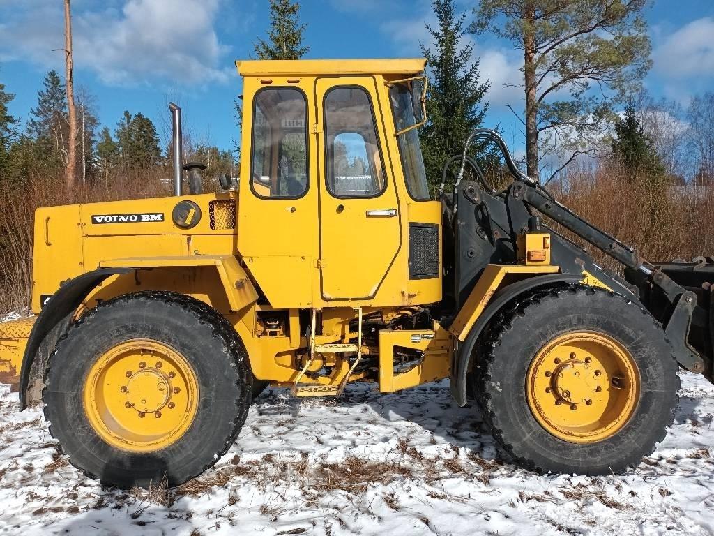Volvo BM 4200 Kolesni nakladalci