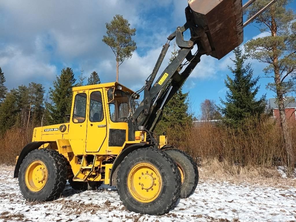 Volvo BM 4200 Kolesni nakladalci