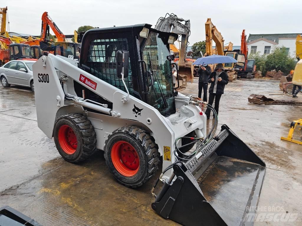 Bobcat S 300 Skid steer mini nakladalci