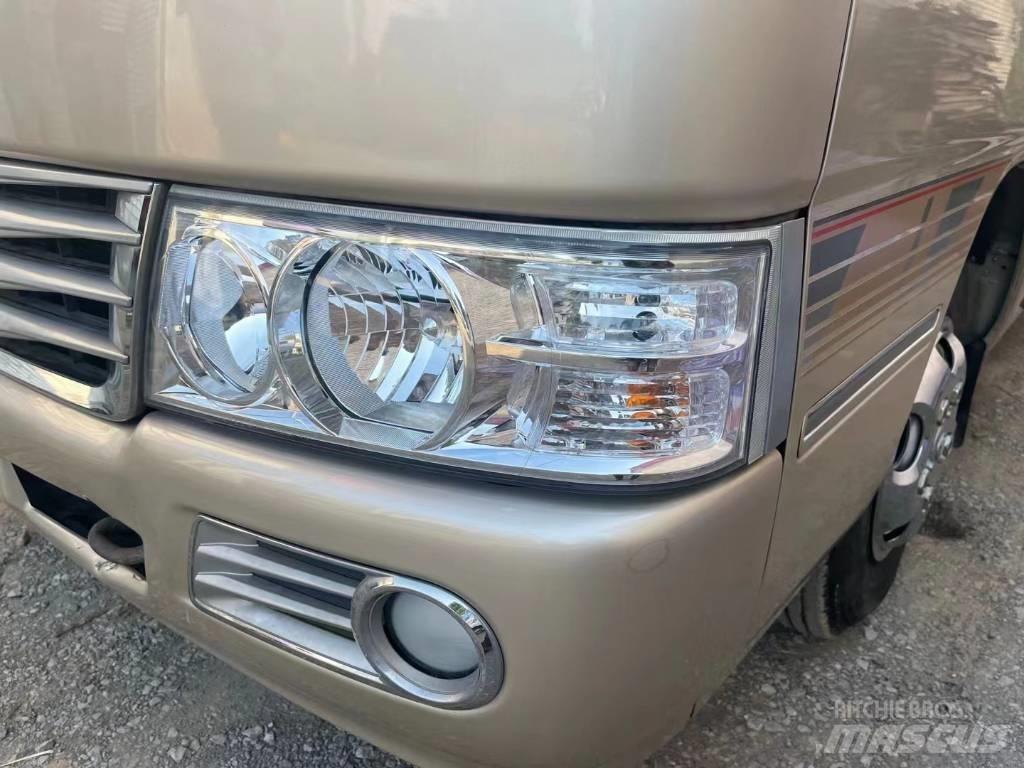 Toyota Coaster Bus Mini avtobusi