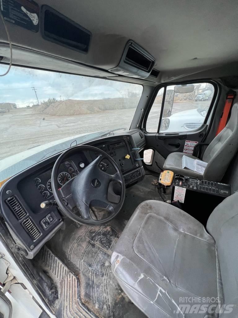 Freightliner SD 114 Drugi tovornjaki