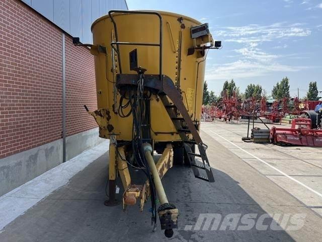  USA 850CF Mešalne hranilnice