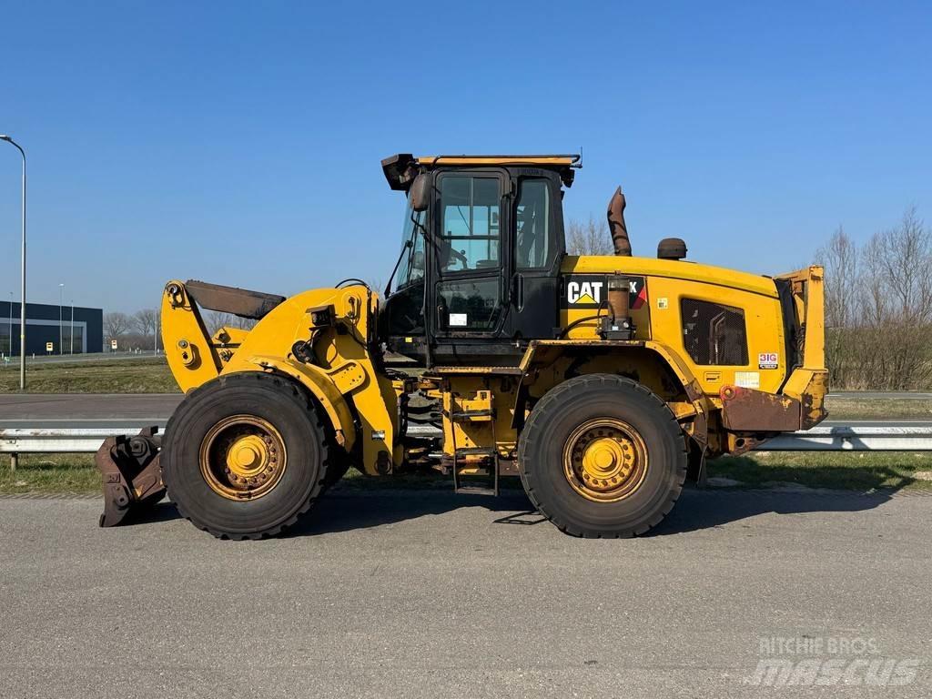 CAT 938K Kolesni nakladalci