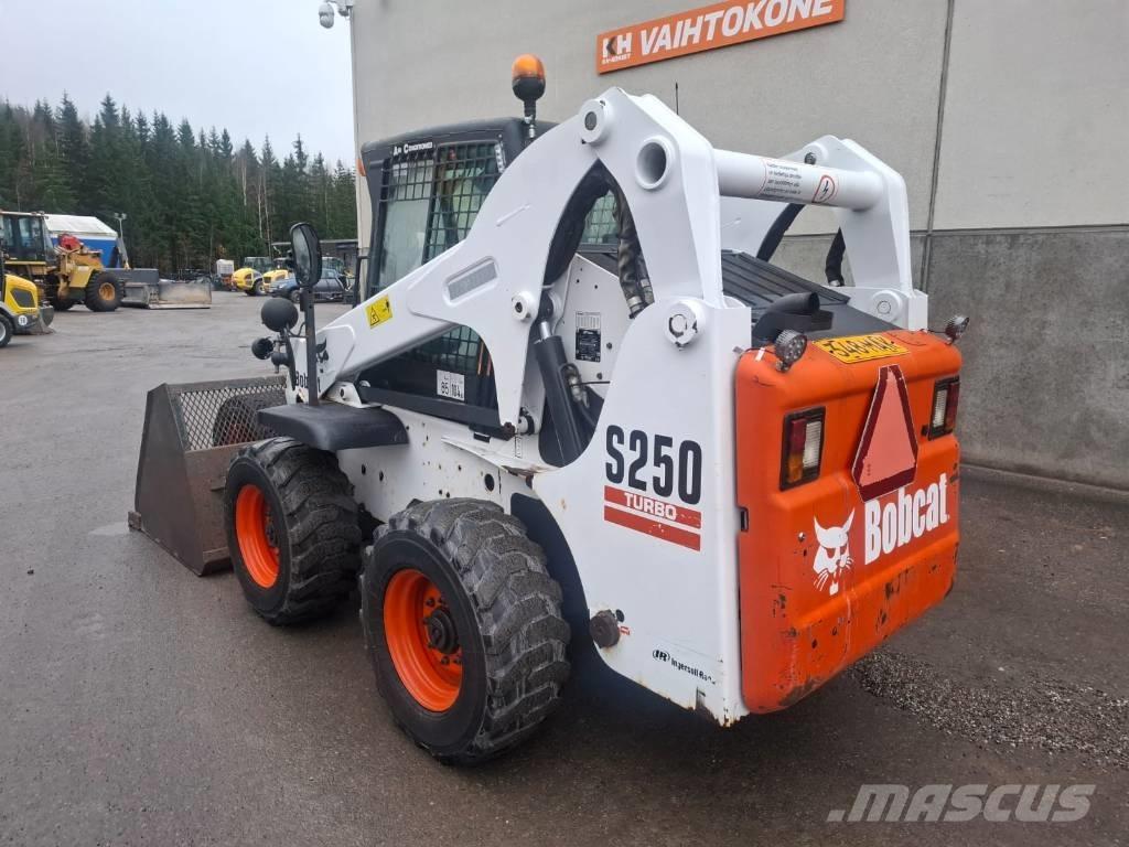 Bobcat S 250 Skid steer mini nakladalci