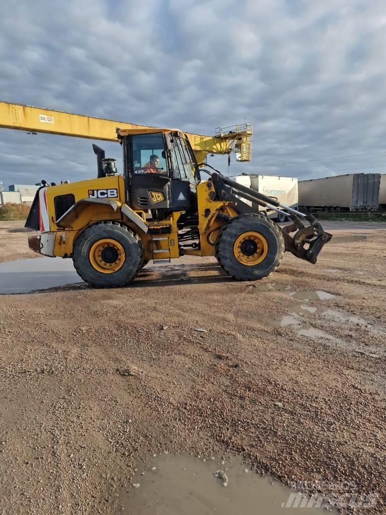 JCB 437 HT Kolesni nakladalci