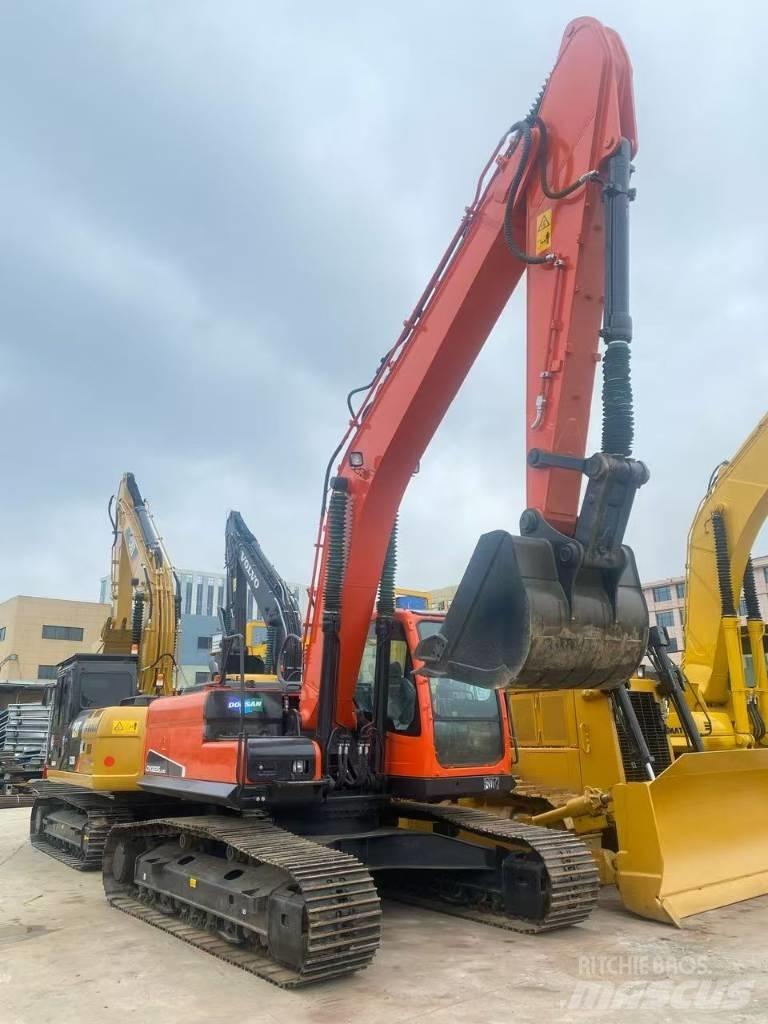 Doosan DX 225 LC Bagri goseničarji