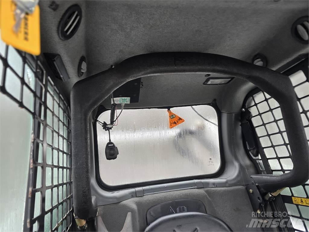 Bobcat S590 Skid steer mini nakladalci
