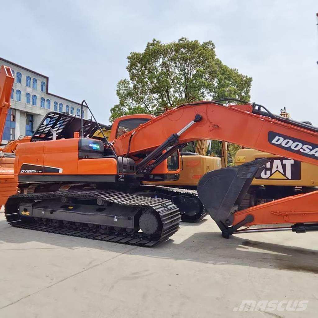 Doosan DX 225 Bagri goseničarji