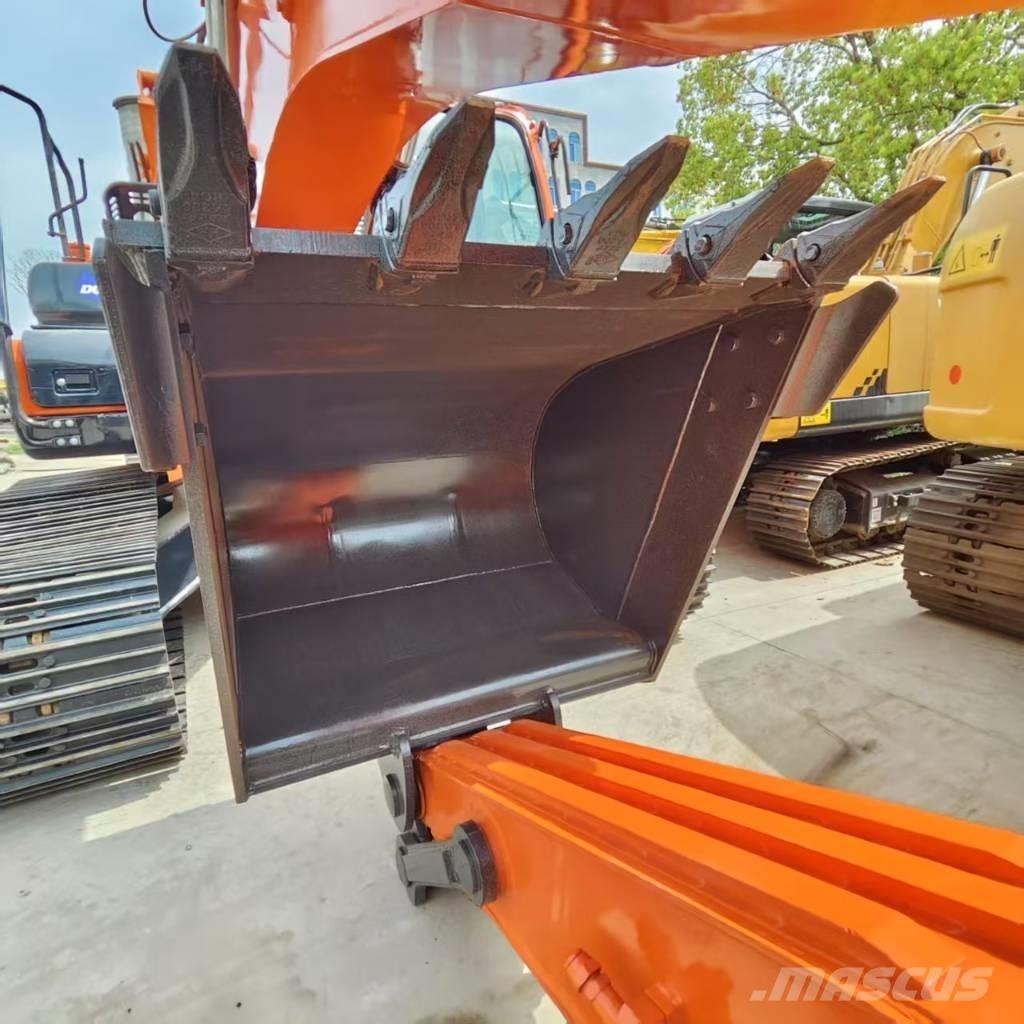 Doosan DX 225 Bagri goseničarji
