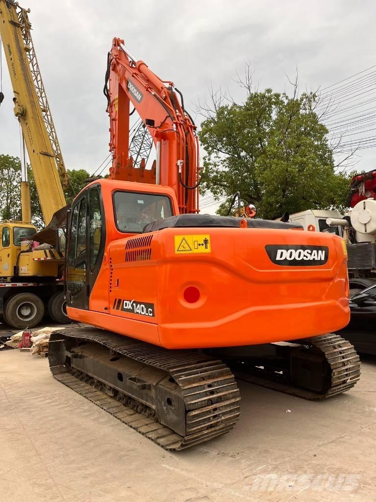 Doosan DX 140 LC Bagri goseničarji