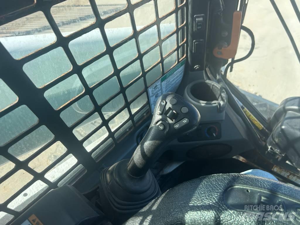 Bobcat S740 Skid steer mini nakladalci