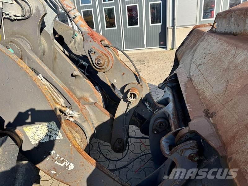 Volvo L90F Kolesni nakladalci