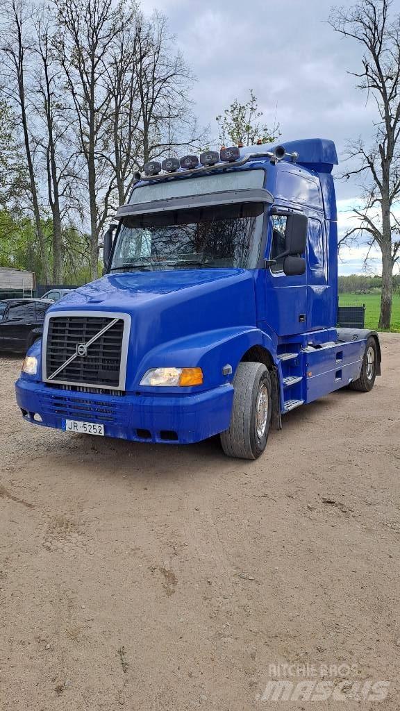 Volvo NH 12 Vlačilci