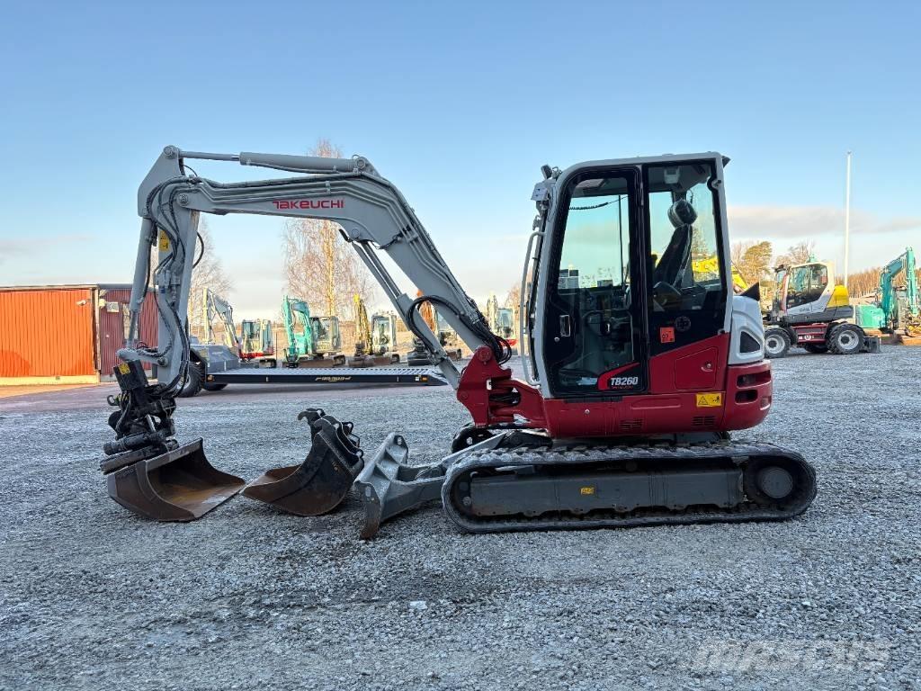 Takeuchi TB260 Mini bagri <7t