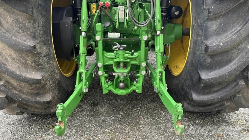 John Deere 6M240 Traktorji
