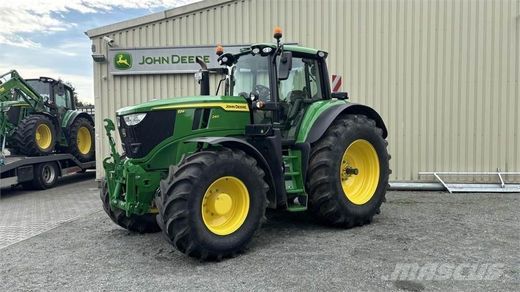 John Deere 6M240 Traktorji