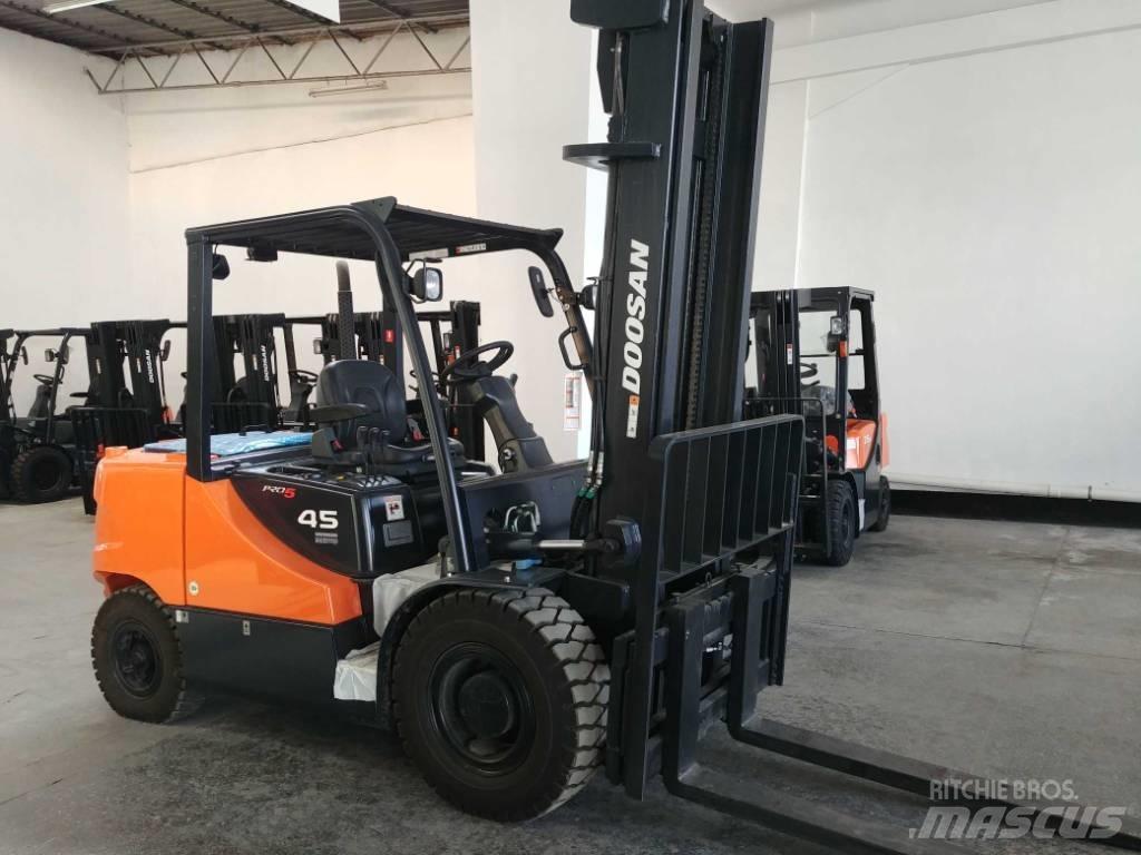 Doosan D45 SC-5 Dizelski viličarji