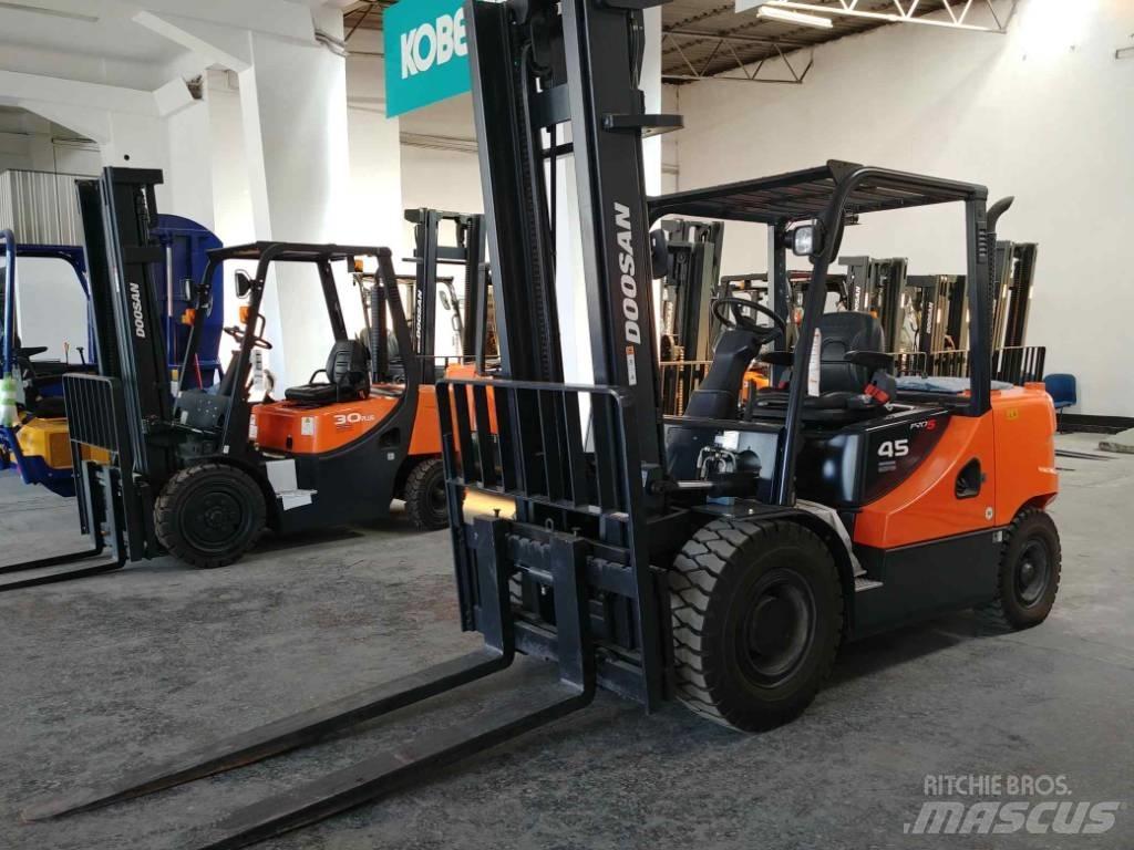 Doosan D45 SC-5 Dizelski viličarji