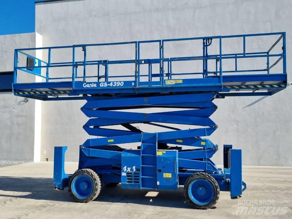 Genie GS 4390 - R284 Škarjaste dvižne ploščadi