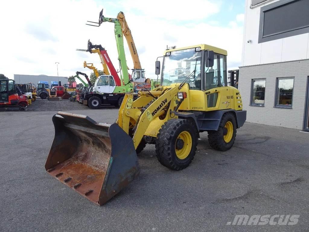 Komatsu WA65-3 Kolesni nakladalci