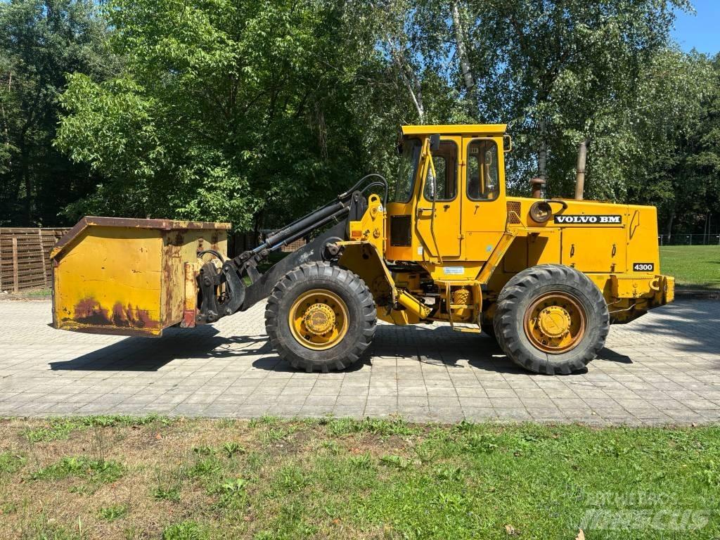 Volvo BM 4300 Kolesni nakladalci