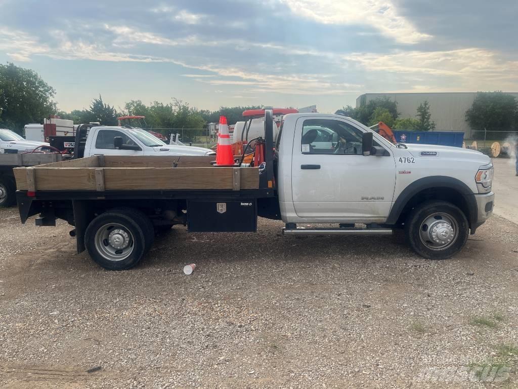 RAM 5500 Tovornjaki s kesonom/platojem