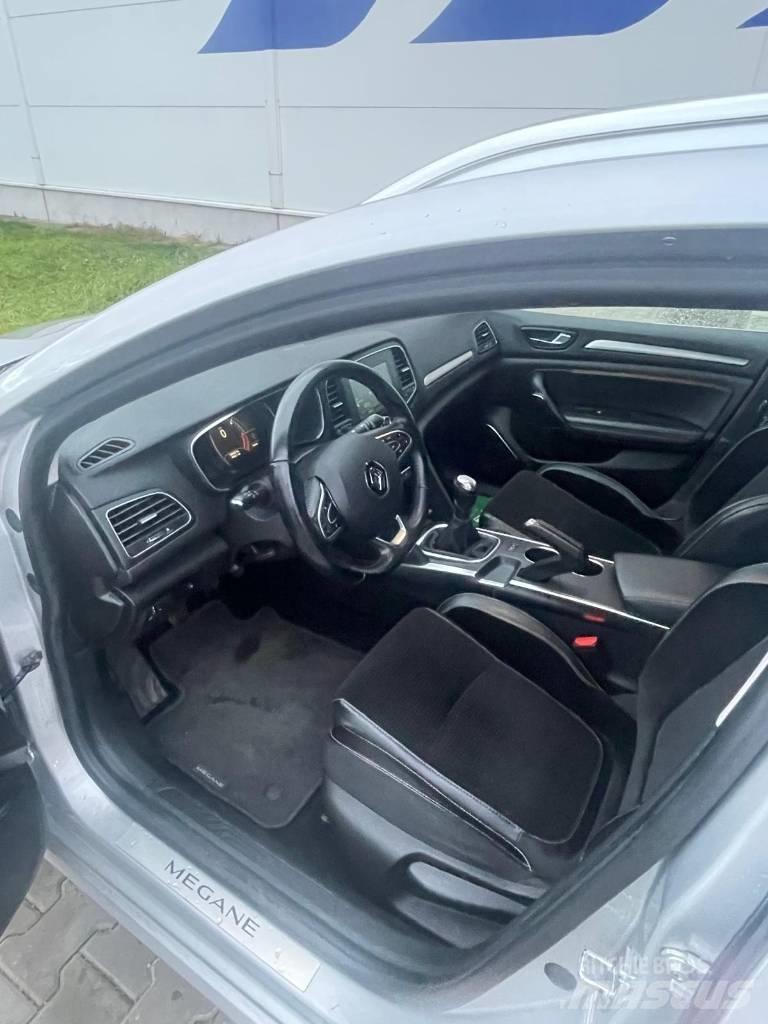 Renault Megane Avtomobili