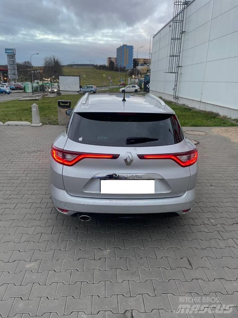 Renault Megane Avtomobili