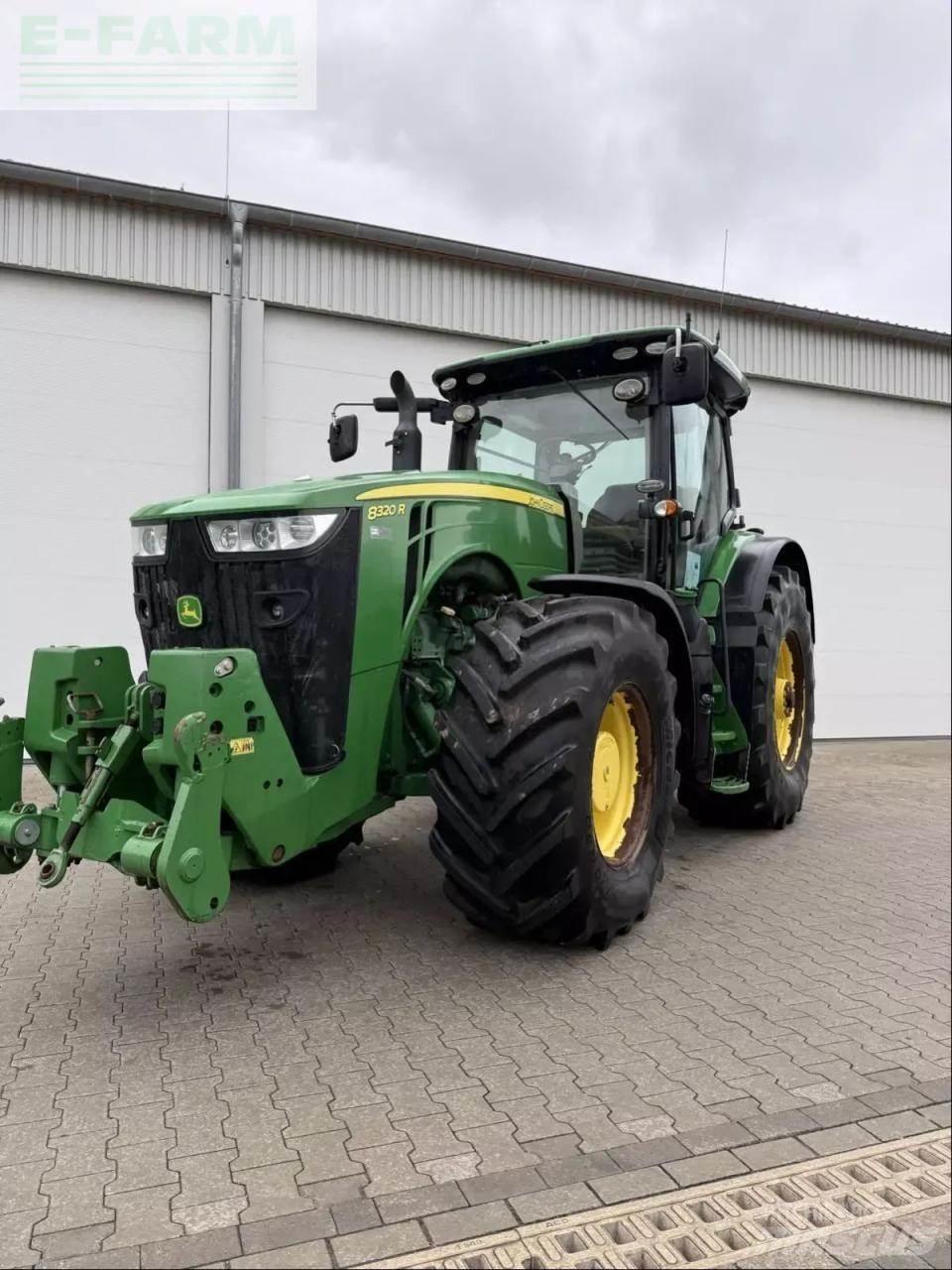 John Deere 8320 r Traktorji