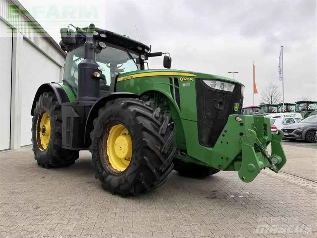 John Deere 8320 r Traktorji