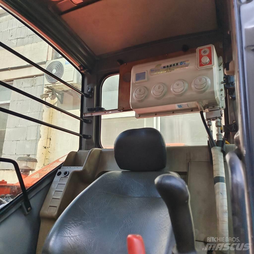 Hitachi ZX 70 Bagri goseničarji
