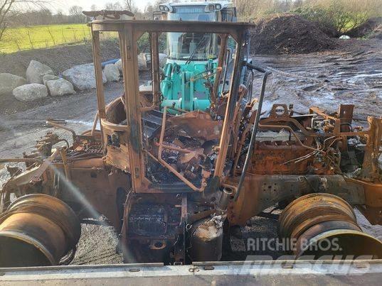 JCB Fastrac 4220     rim Gume, kolesa in platišča